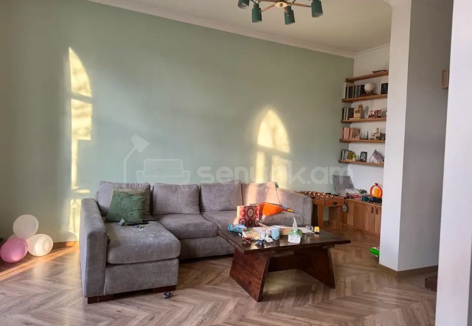 2 Սենյականոց Բնակարան Քարե Շենքում, 62քմ, 5/5 հարկ, Կապիտալ Վերանորոգված