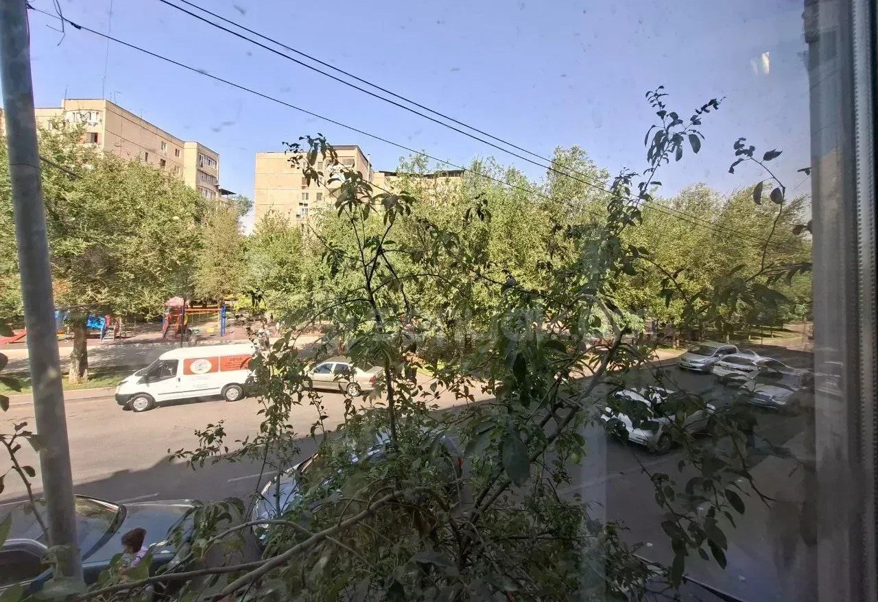 2 Սենյականոց Բնակարան Քարե Շենքում, 56քմ, 2/5 հարկ, Նորմալ Վիճակում