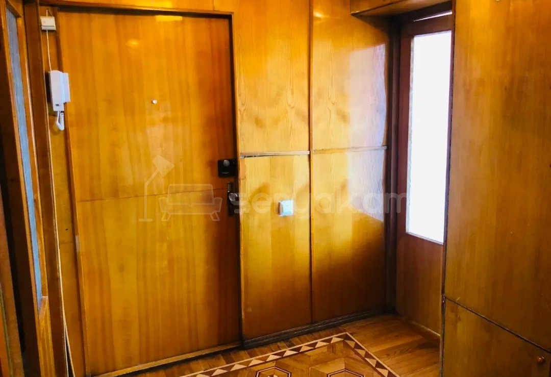 2 Սենյականոց Բնակարան Քարե Շենքում, 66քմ, 5/5 հարկ, Կոսմետիկ Վերանորոգված