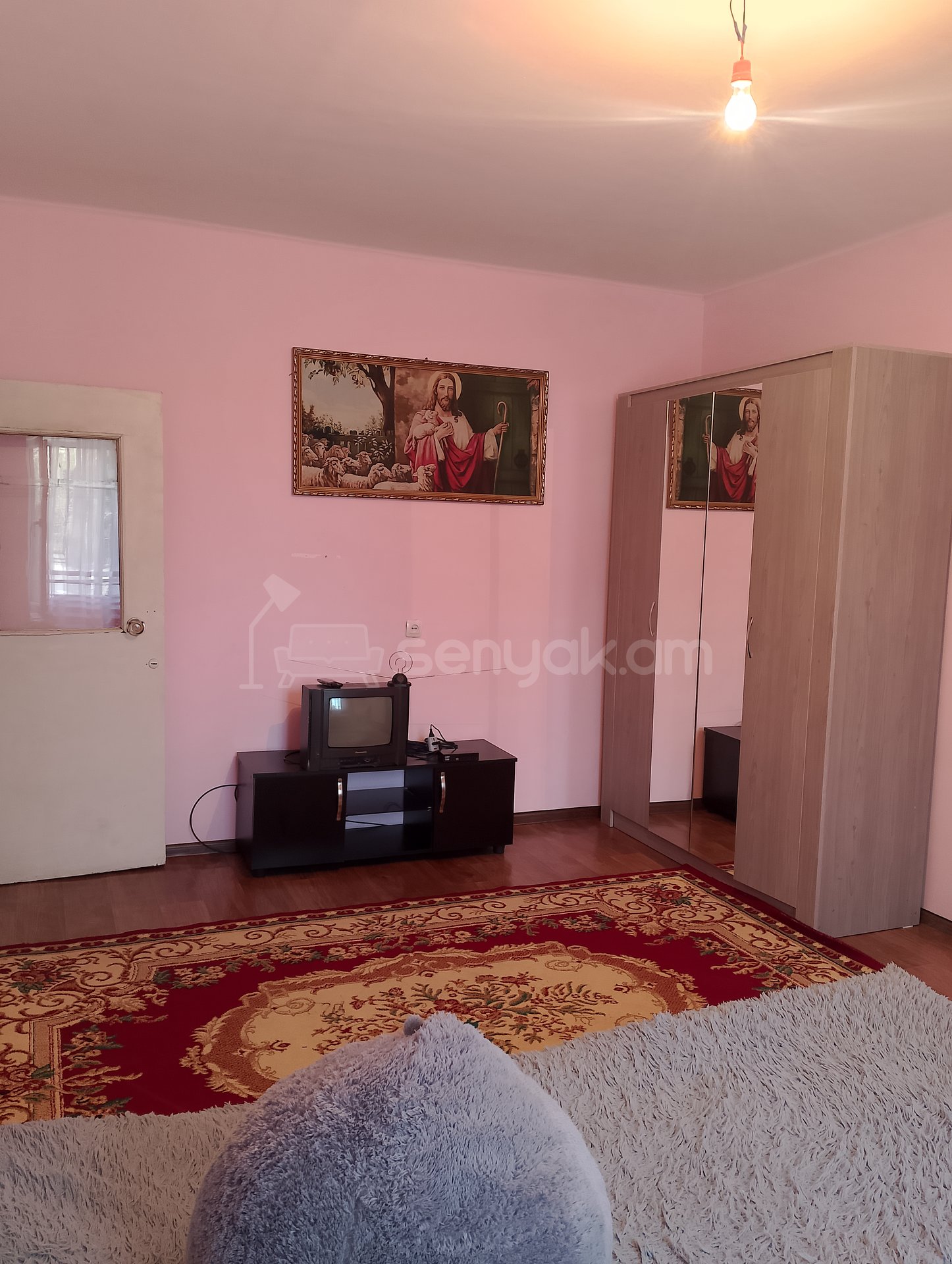 1 Սենյականոց Բնակարան Քարե Շենքում, 30քմ, 1/4 հարկ, Կոսմետիկ Վերանորոգված