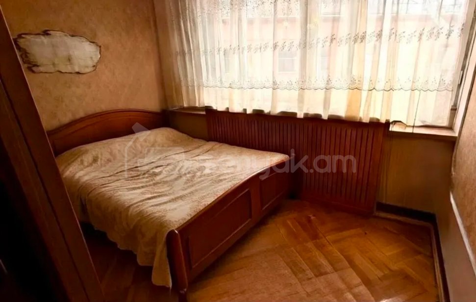 3 Սենյականոց Բնակարան Քարե Շենքում, 79քմ, 5/5 հարկ, Պետական Վիճակում