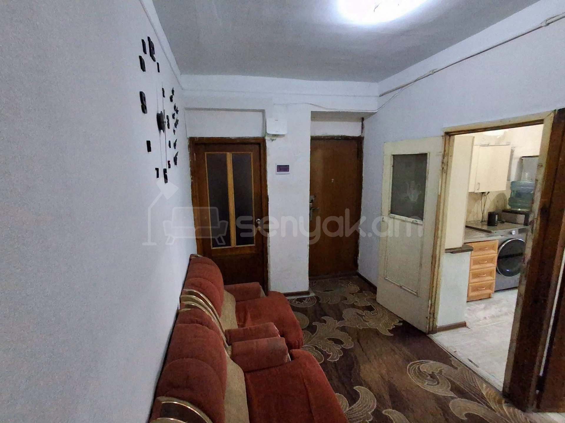 4 Սենյականոց Բնակարան Քարե Շենքում, 98քմ, 5/5 հարկ, Պետական Վիճակում