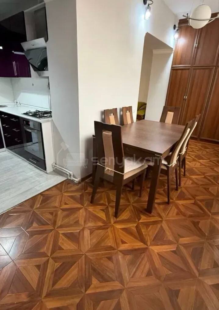3 Սենյականոց Բնակարան Քարե Շենքում, 68քմ, 4/5 հարկ, Կապիտալ Վերանորոգված, Կահավորված