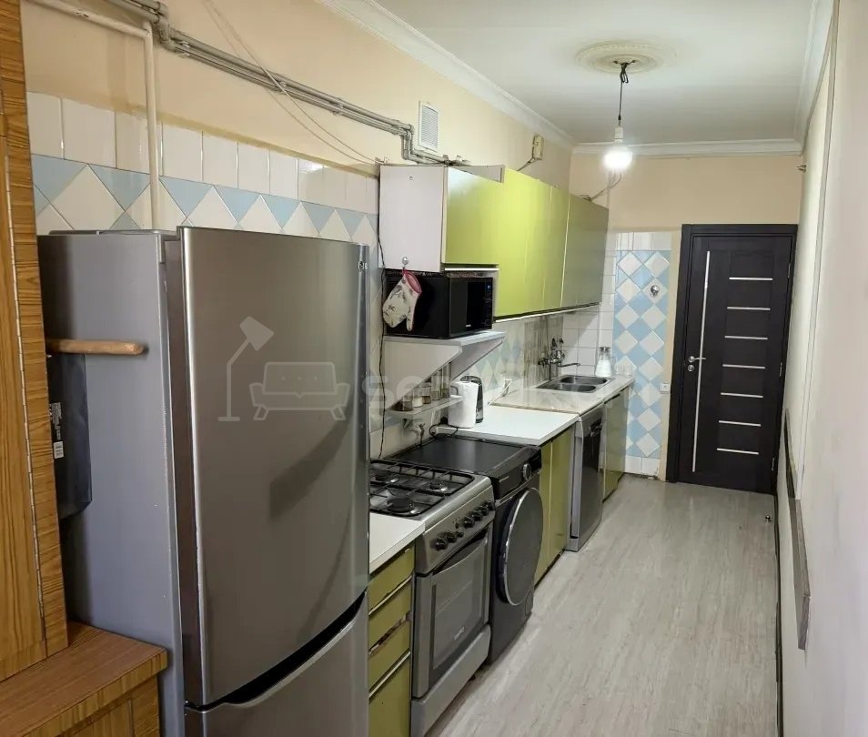 3 Սենյականոց Բնակարան Քարե Շենքում, 110քմ, 3/5 հարկ, Կապիտալ Վերանորոգված