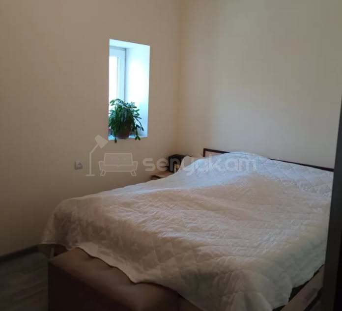 3 Սենյականոց Բնակարան Քարե Շենքում, 77քմ, 5/5 հարկ, Կապիտալ Վերանորոգված