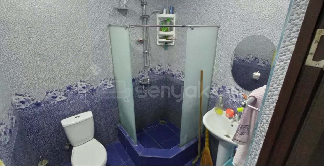 3 Սենյականոց Բնակարան Քարե Շենքում, 77քմ, 5/5 հարկ, Կապիտալ Վերանորոգված