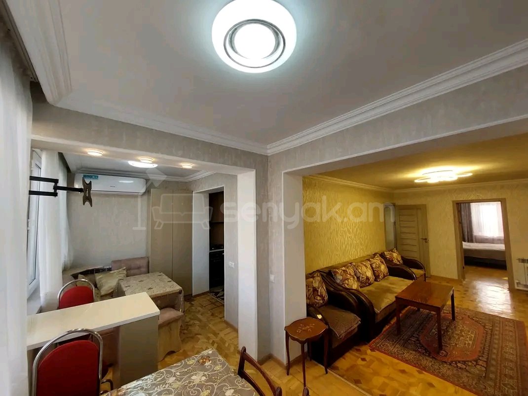 3 Սենյականոց Բնակարան Քարե Շենքում, 90քմ, 3/5 հարկ, Կապիտալ Վերանորոգված, Կահավորված, Արևկող