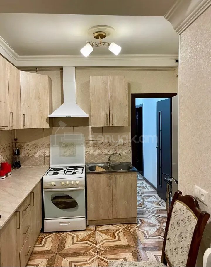 2 Սենյականոց Բնակարան Քարե Շենքում, 50քմ, 2/5 հարկ, Կապիտալ Վերանորոգված, Կահավորված