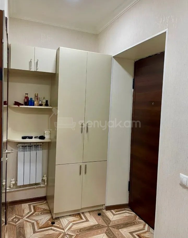 2 Սենյականոց Բնակարան Քարե Շենքում, 50քմ, 2/5 հարկ, Կապիտալ Վերանորոգված, Կահավորված