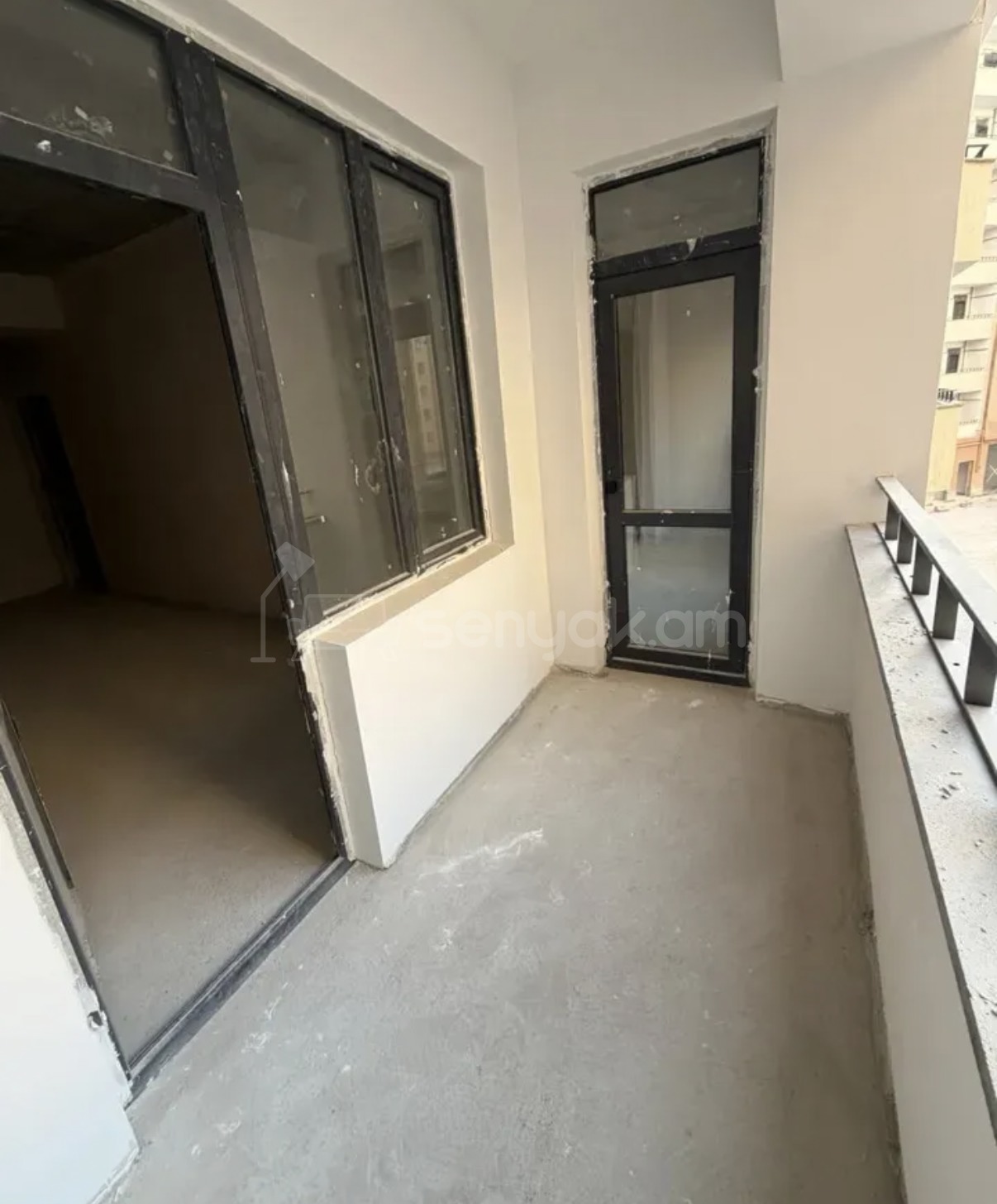 3 Սենյականոց Բնակարան, 86քմ, 3/13 հարկ, Զրոյական Վիճակում