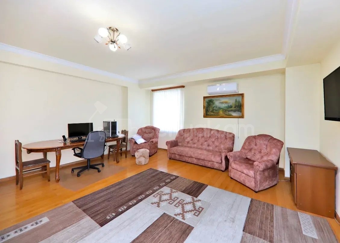 2 Սենյականոց Բնակարան, 77քմ, 5/8 հարկ, Նորմալ Վիճակում