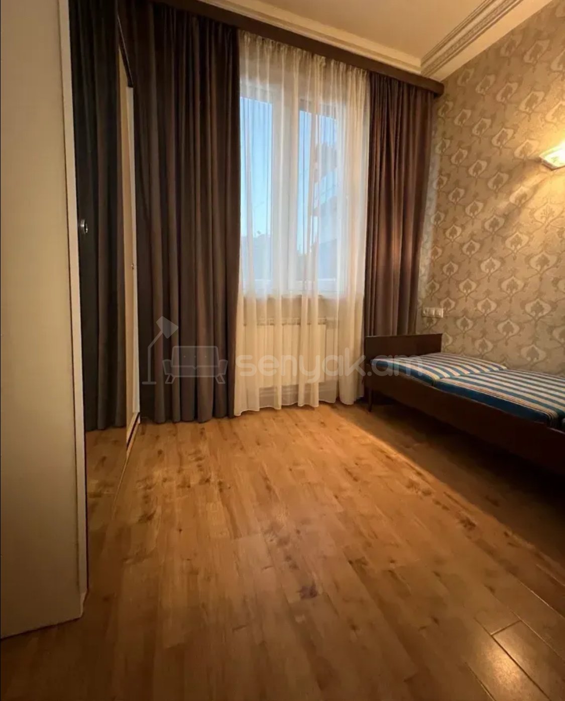 3 Սենյականոց Բնակարան Քարե Շենքում, 75քմ, 3/5 հարկ, Կապիտալ Վերանորոգված, Կահավորված