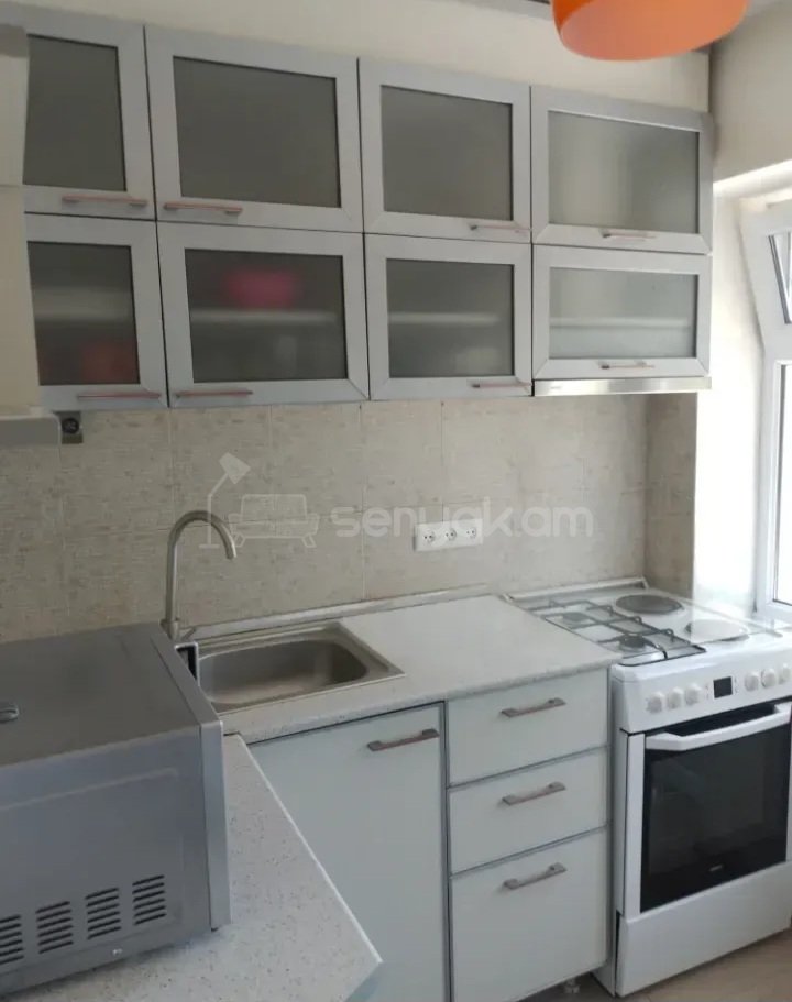 1 Սենյականոց Բնակարան Քարե Շենքում, 31քմ, 5/5 հարկ, Կապիտալ Վերանորոգված, Կահավորված