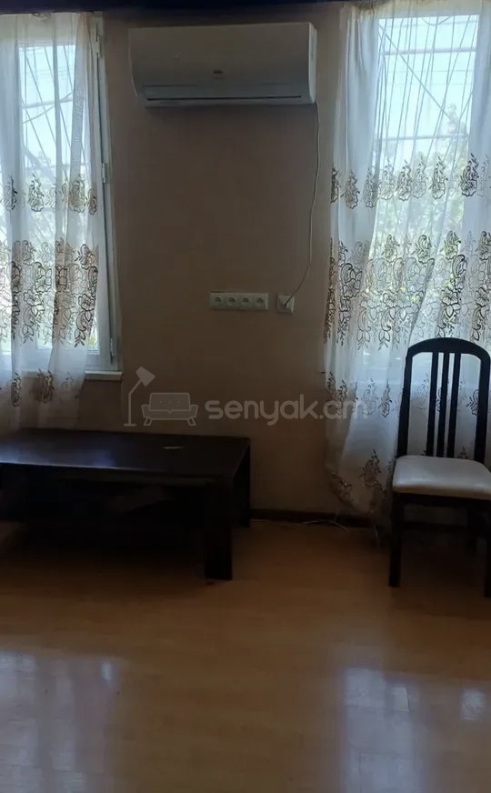 3 Սենյականոց Բնակարան Քարե Շենքում, 78քմ, 1/1 հարկ, Նորմալ Վիճակում, Կահավորված