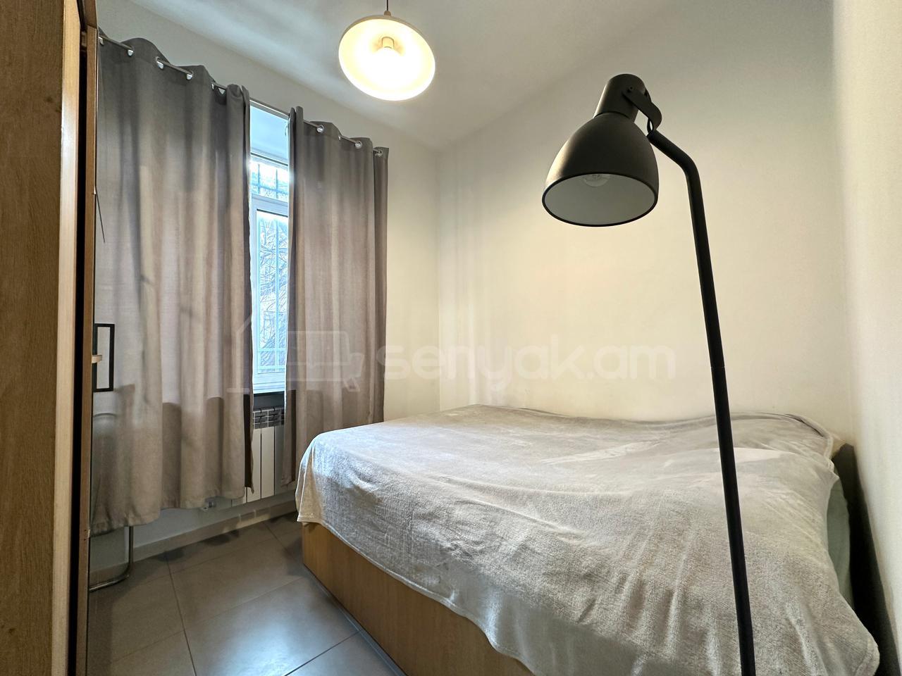 2 Սենյականոց Բնակարան Քարե Շենքում, 33քմ, 1/5 հարկ, Կապիտալ Վերանորոգված, Կահավորված