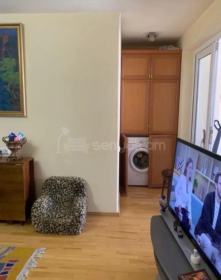 2 Սենյականոց Բնակարան Քարե Շենքում, 60քմ, 2/5 հարկ, Կապիտալ Վերանորոգված, Կահավորված
