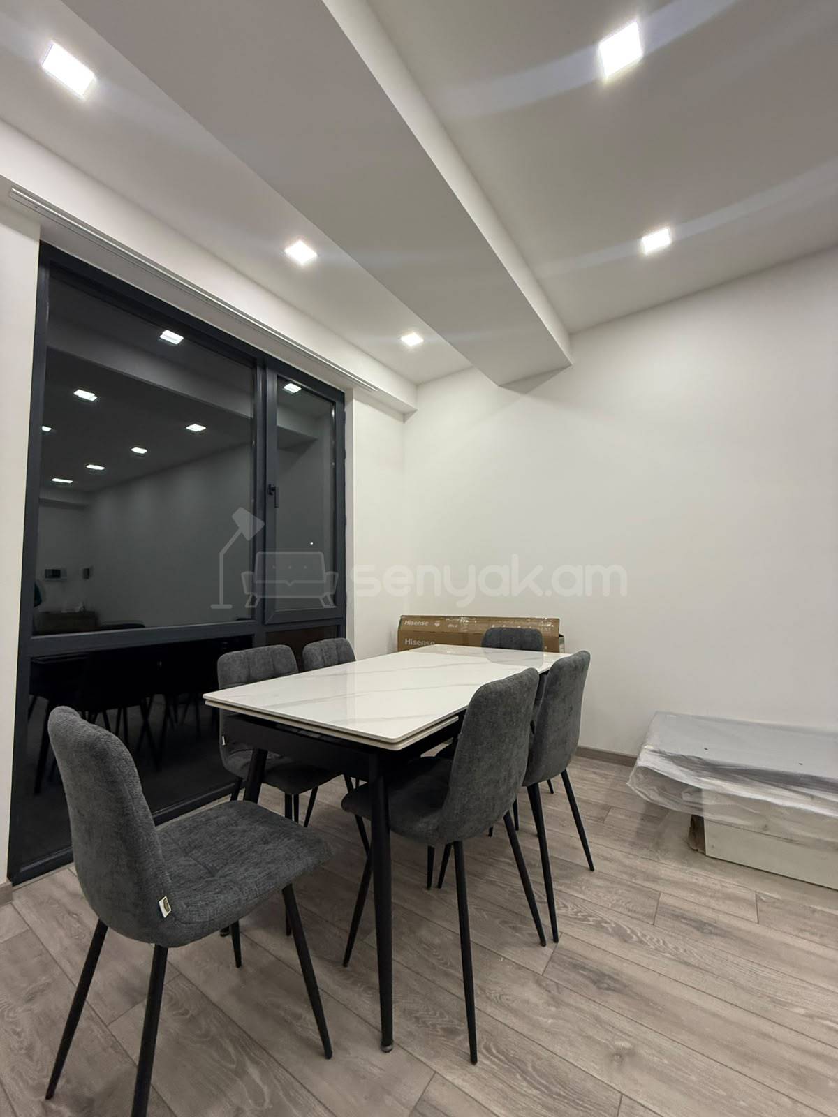 2 Սենյականոց Բնակարան, 65քմ, 2/7 հարկ, Դիզայներական Վերանորոգված, Կահավորված
