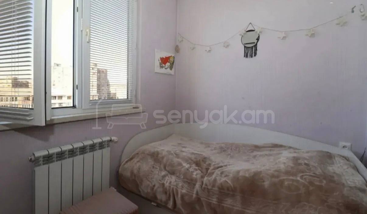 4 Սենյականոց Բնակարան Քարե Շենքում, 74քմ, 5/5 հարկ, Կապիտալ Վերանորոգված