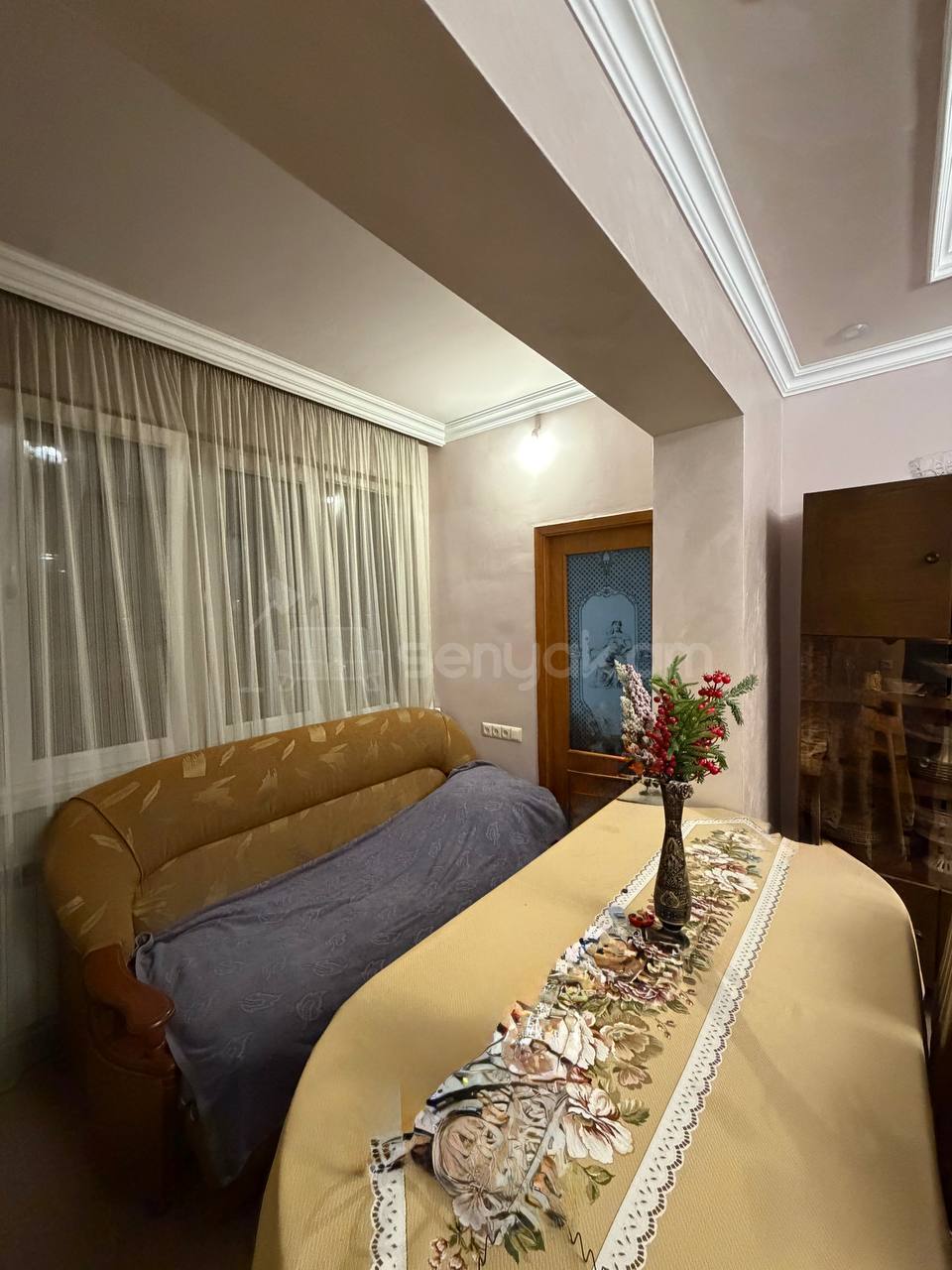 3 Սենյականոց Բնակարան Քարե Շենքում, 75քմ, 4/5 հարկ, Նորմալ Վիճակում