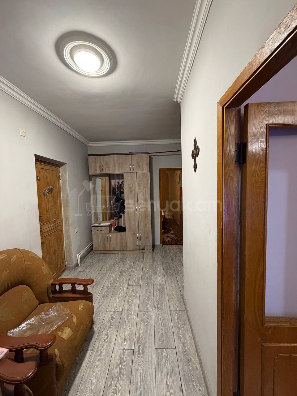 3 Սենյականոց Բնակարան Քարե Շենքում, 75քմ, 4/5 հարկ, Նորմալ Վիճակում
