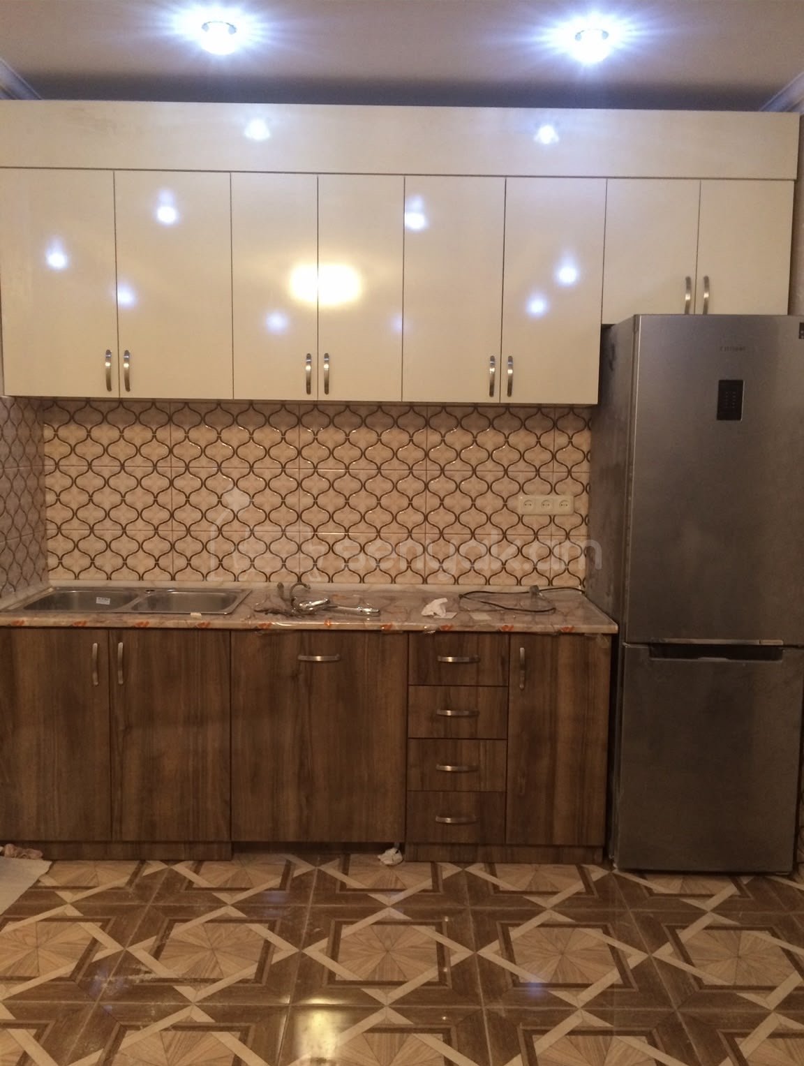 3 Սենյականոց Բնակարան Քարե Շենքում, 51քմ, 2/5 հարկ, Կապիտալ Վերանորոգված, Կահավորված