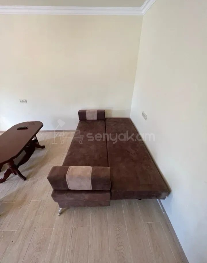 1 Սենյականոց Բնակարան Քարե Շենքում, 31քմ, 5/5 հարկ, Կապիտալ Վերանորոգված, Կահավորված