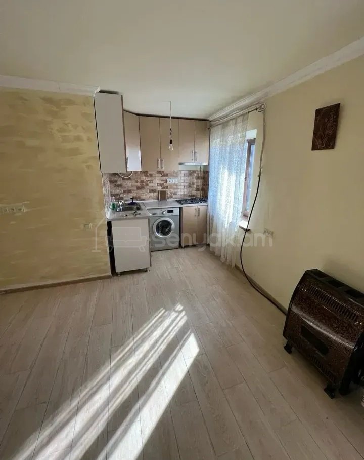 1 Սենյականոց Բնակարան Քարե Շենքում, 31քմ, 5/5 հարկ, Կապիտալ Վերանորոգված, Կահավորված