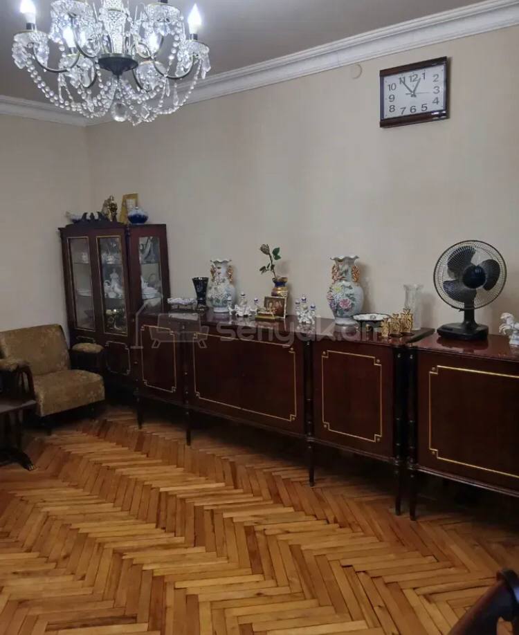2 Սենյականոց Բնակարան Քարե Շենքում, 72քմ, 3/5 հարկ, Կոսմետիկ Վերանորոգված