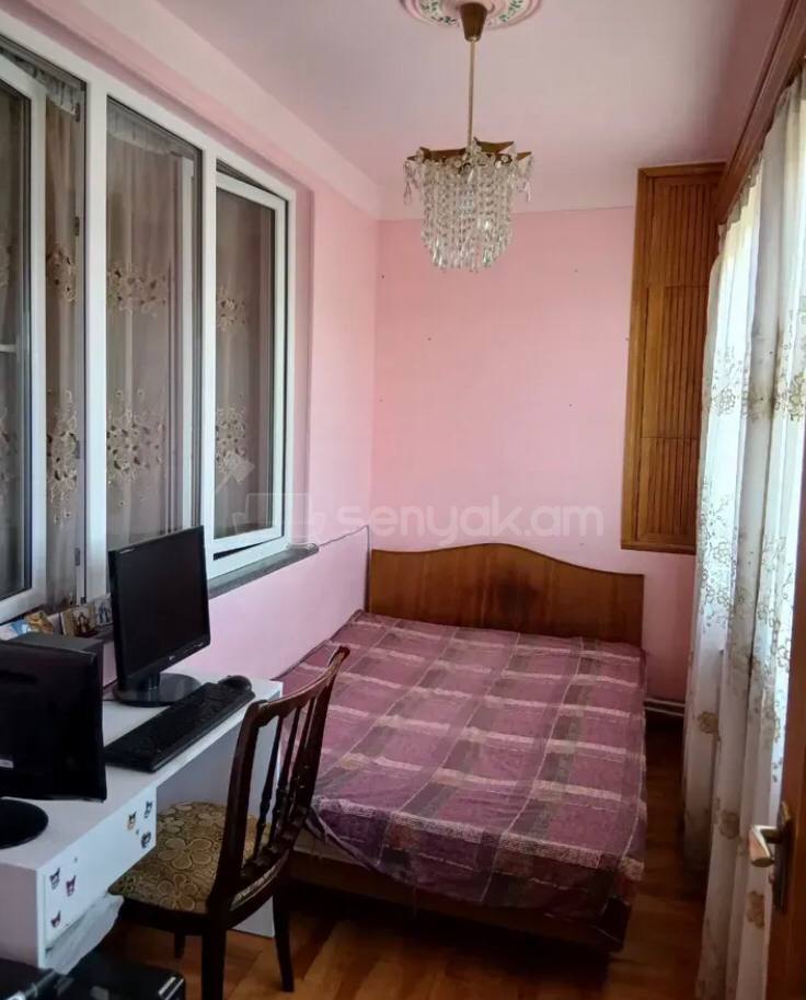2 Սենյականոց Բնակարան Քարե Շենքում, 72քմ, 3/5 հարկ, Կոսմետիկ Վերանորոգված
