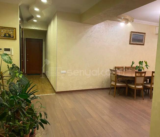 5 Սենյականոց Բնակարան, 160քմ, 9/15 հարկ, Կապիտալ Վերանորոգված