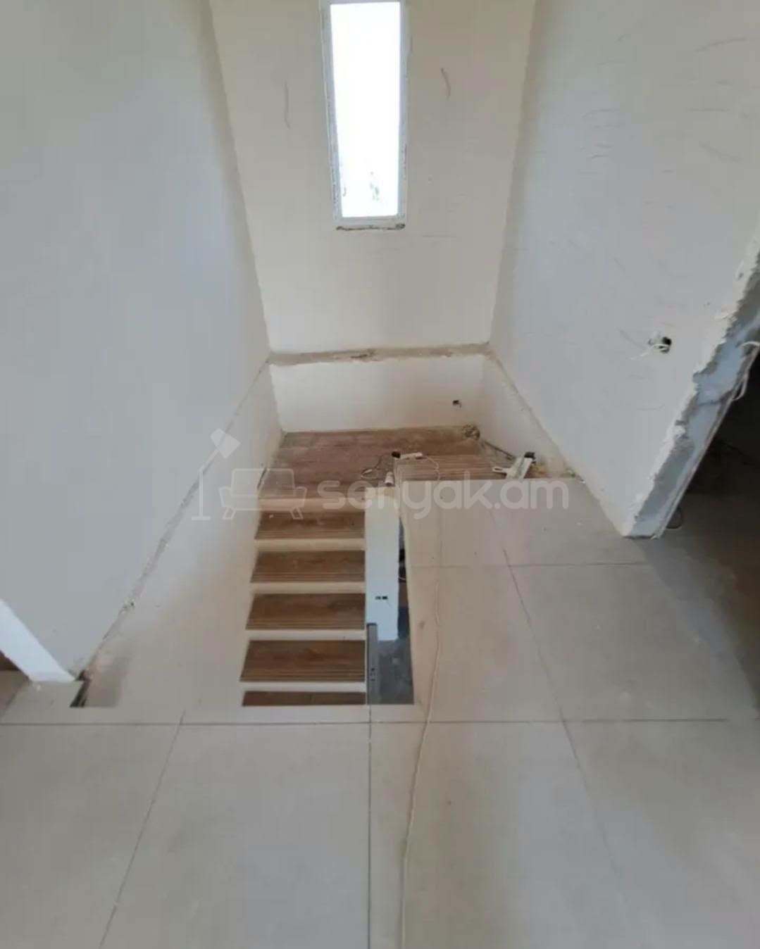 4 Սենյականոց Սեփական Տուն, 250քմ, Կոսմետիկ Վերանորոգված