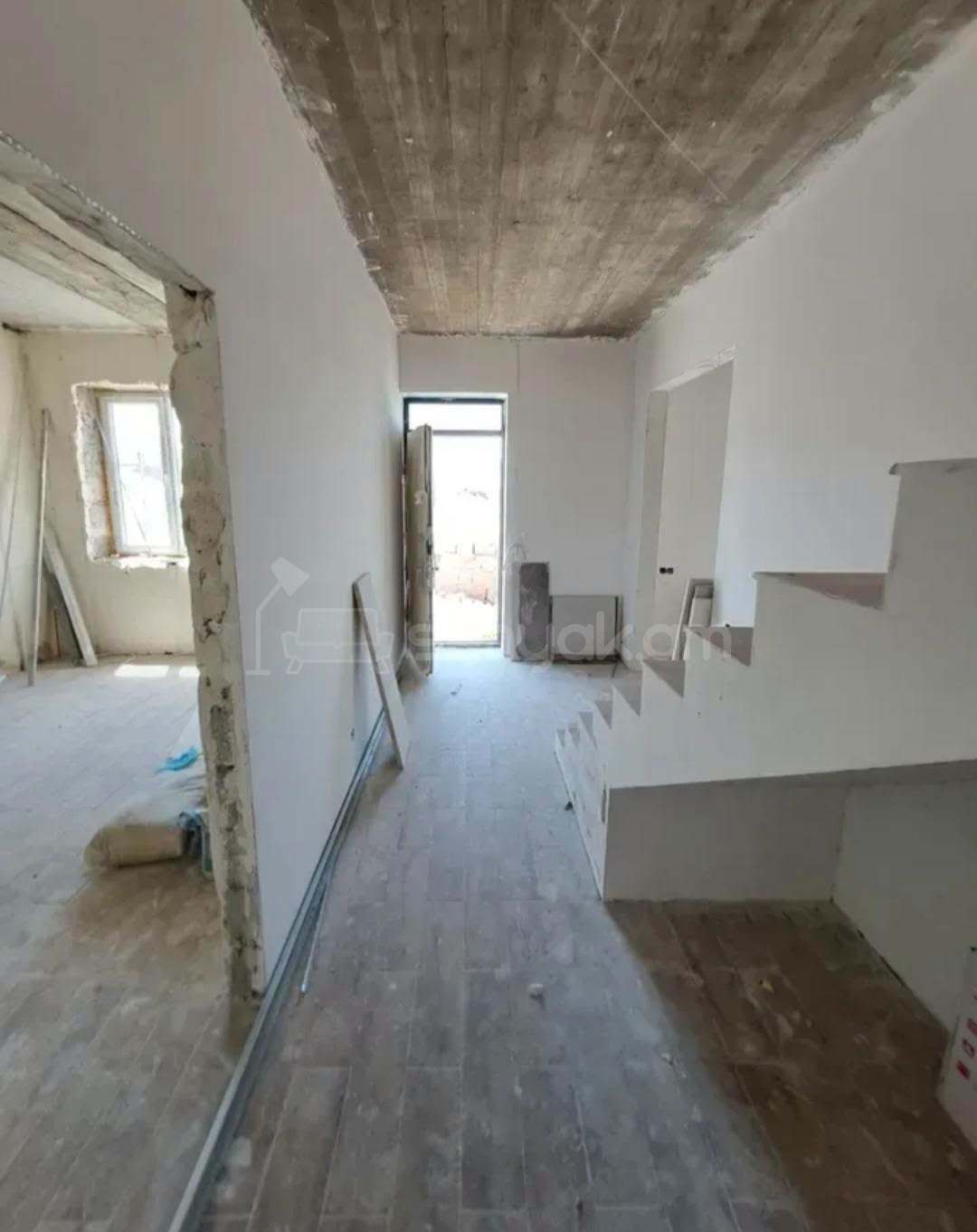 4 Սենյականոց Սեփական Տուն, 250քմ, Կոսմետիկ Վերանորոգված
