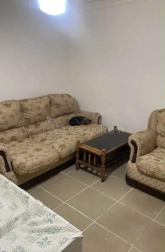 1 Սենյականոց Բնակարան Քարե Շենքում, 40քմ, 1/1 հարկ, Նորմալ Վիճակում, Կահավորված