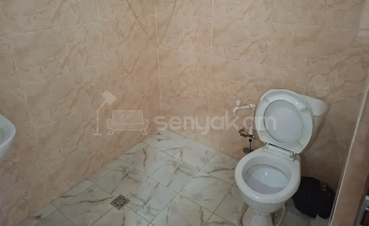 1 Սենյականոց Բնակարան Քարե Շենքում, 41քմ, 1/1 հարկ, Նորմալ Վիճակում, Կահավորված