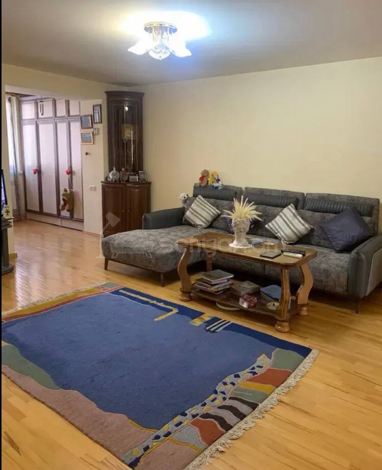 2 Սենյականոց Բնակարան Քարե Շենքում, 60քմ, 2/5 հարկ, Կոսմետիկ Վերանորոգված, Կահավորված