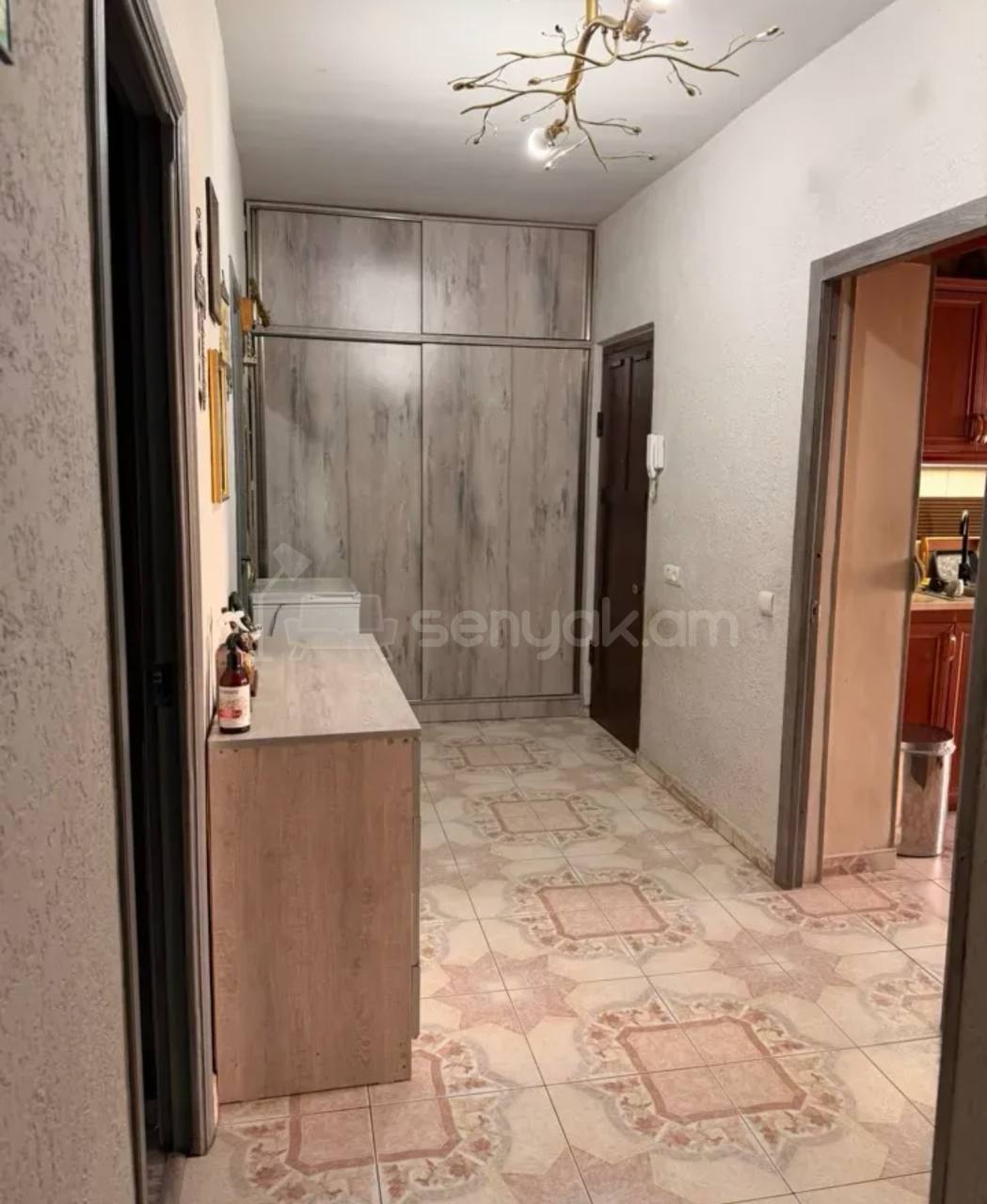 4 Սենյականոց Բնակարան, 82քմ, 2/9 հարկ, Կապիտալ Վերանորոգված