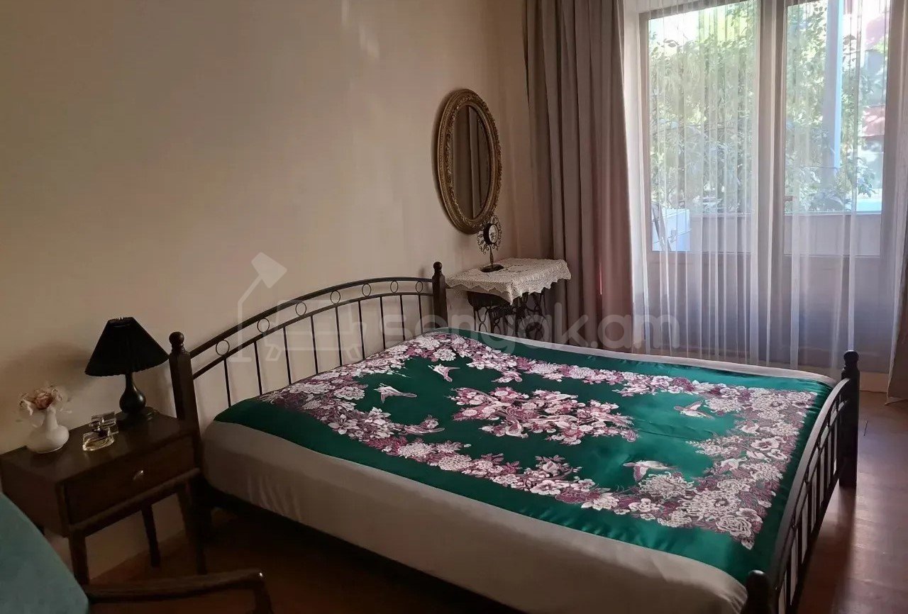 3 Սենյականոց Բնակարան Քարե Շենքում, 74քմ, 2/5 հարկ, Կապիտալ Վերանորոգված