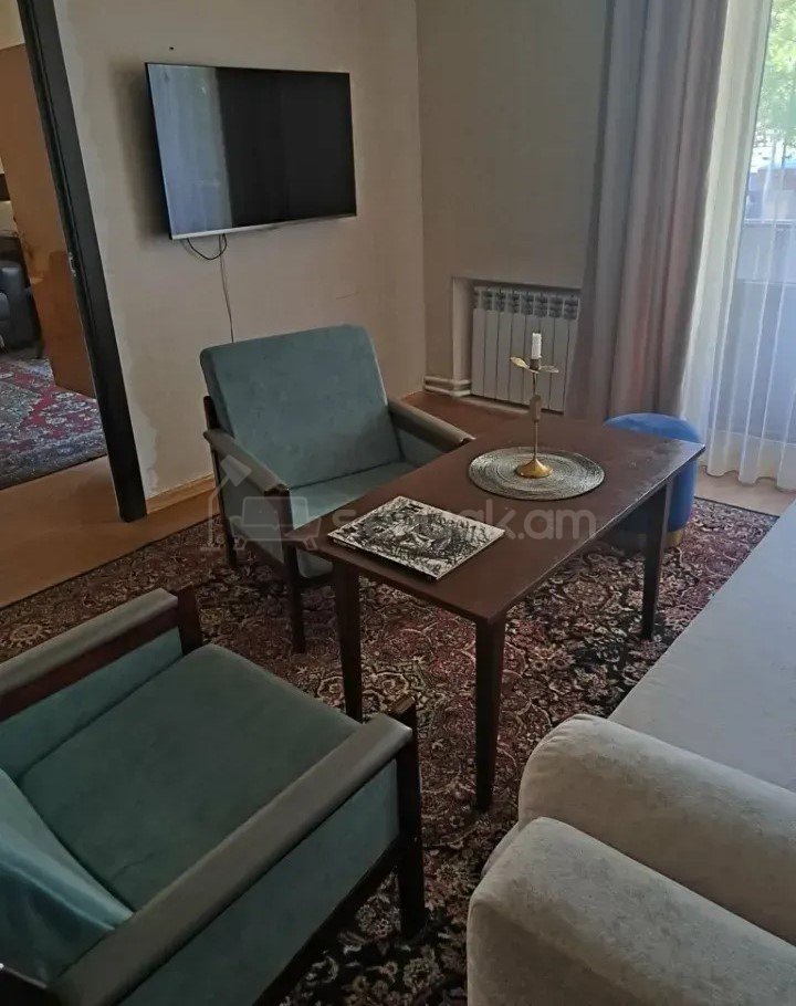 3 Սենյականոց Բնակարան Քարե Շենքում, 74քմ, 2/5 հարկ, Կապիտալ Վերանորոգված