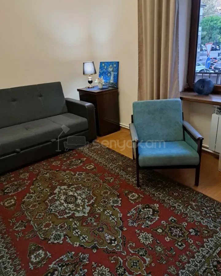 3 Սենյականոց Բնակարան Քարե Շենքում, 74քմ, 2/5 հարկ, Կապիտալ Վերանորոգված