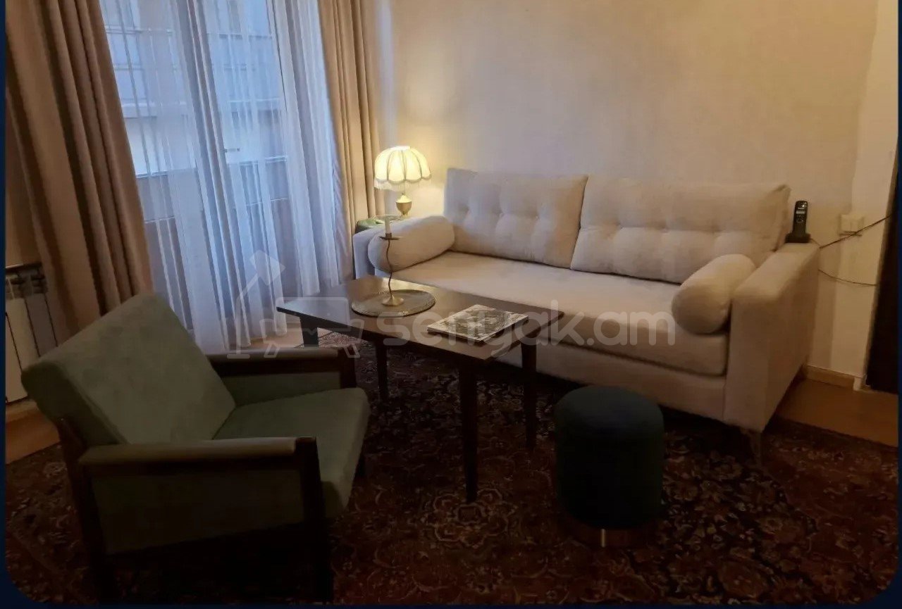 3 Սենյականոց Բնակարան Քարե Շենքում, 74քմ, 2/5 հարկ, Կապիտալ Վերանորոգված
