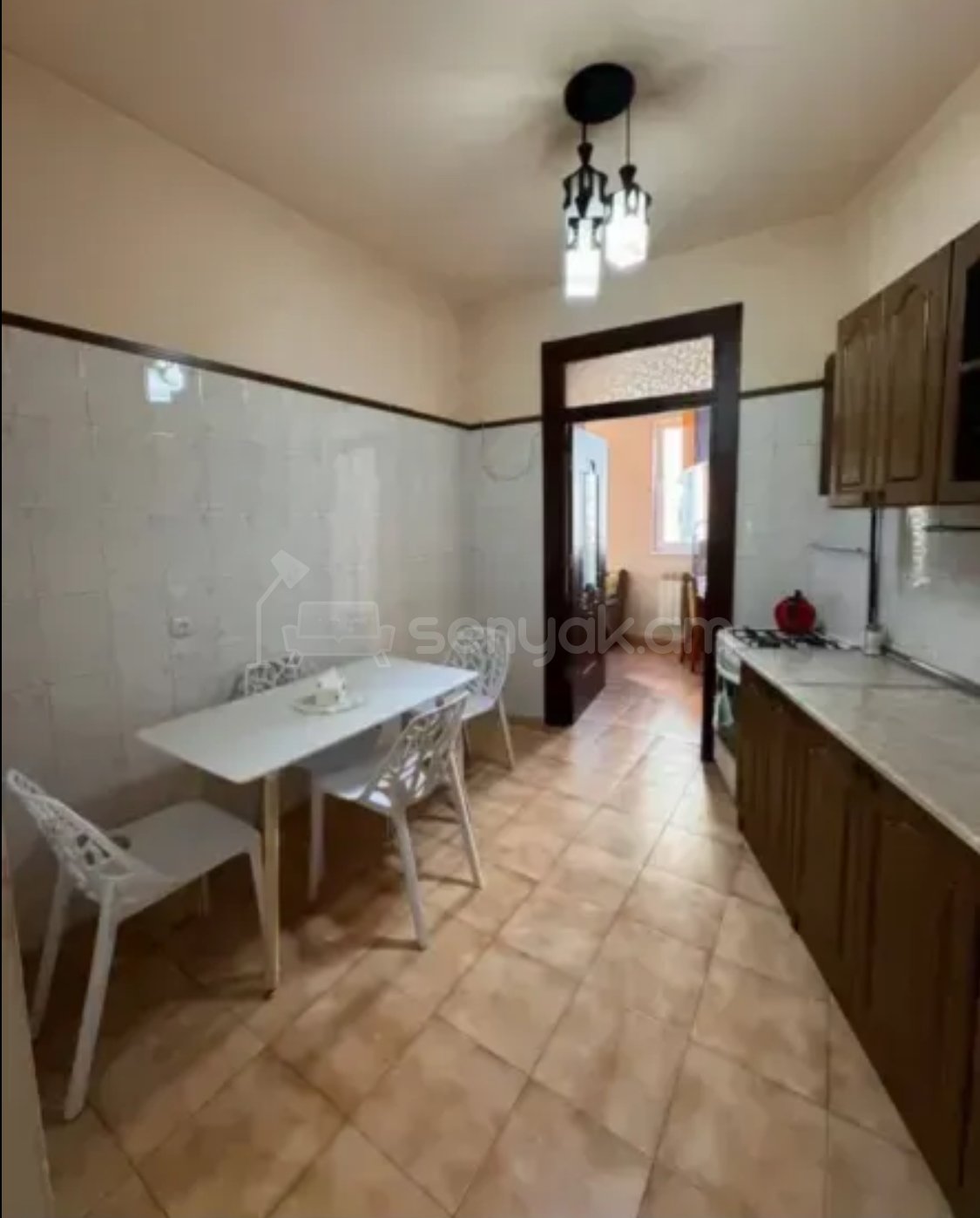 3 Սենյականոց Բնակարան Քարե Շենքում, 61քմ, 4/5 հարկ, Նորմալ Վիճակում