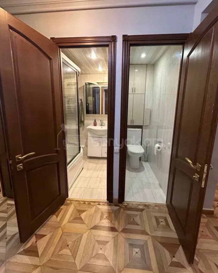 4 Սենյականոց Բնակարան Քարե Շենքում, 102քմ, 2/4 հարկ, Կոսմետիկ Վերանորոգված, Կահավորված