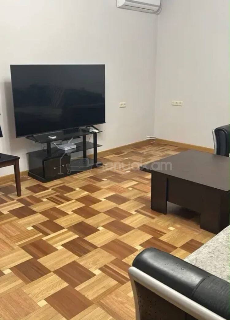 4 Սենյականոց Բնակարան Քարե Շենքում, 102քմ, 2/4 հարկ, Կոսմետիկ Վերանորոգված, Կահավորված