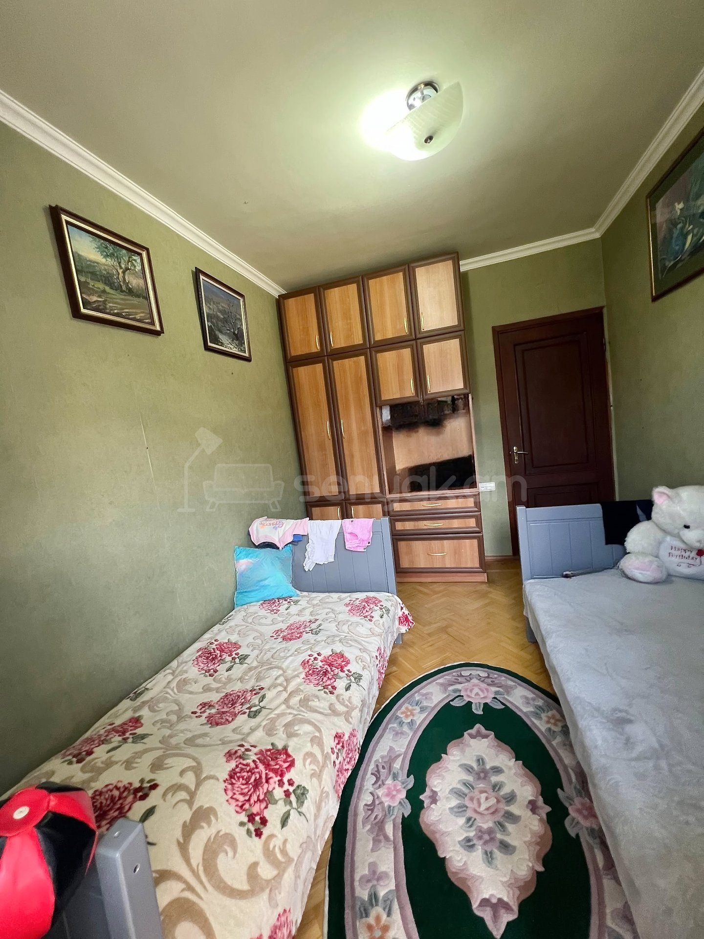 4 Սենյականոց Բնակարան Քարե Շենքում, 98քմ, 4/5 հարկ, Նորմալ Վիճակում