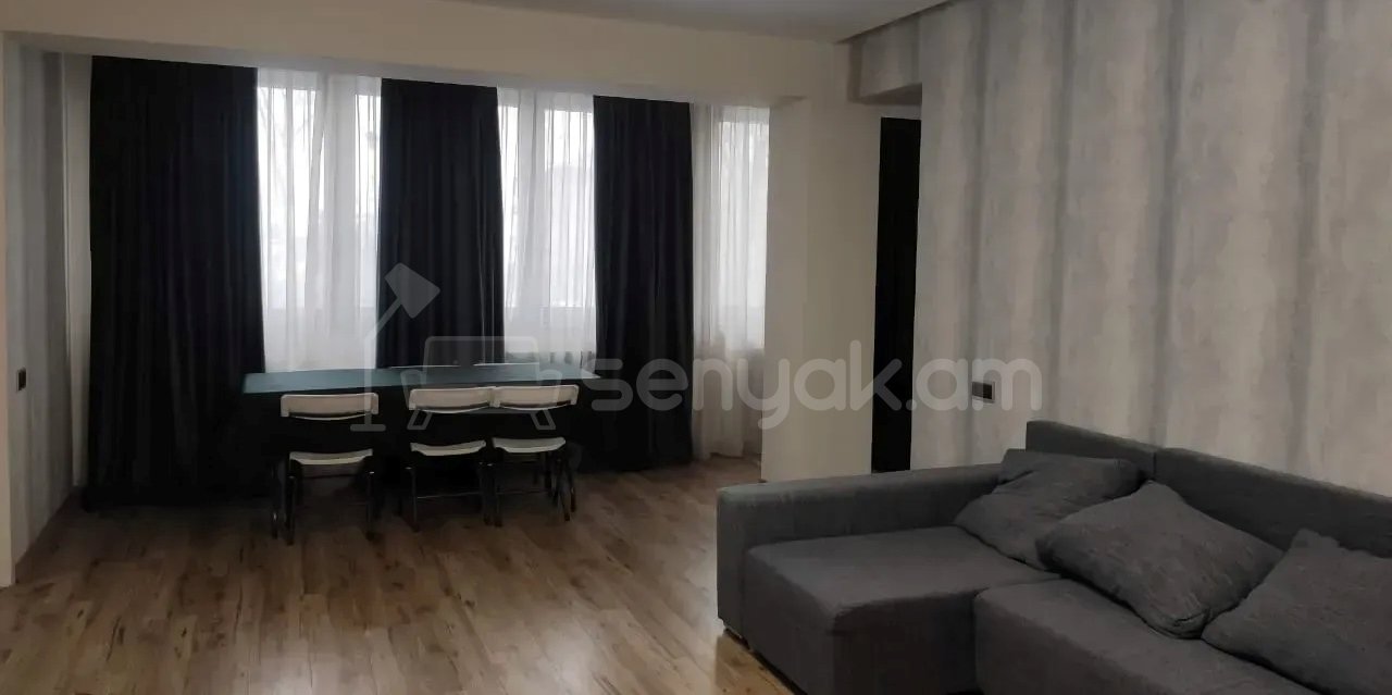 3 Սենյականոց Բնակարան Քարե Շենքում, 93քմ, 2/6 հարկ, Կապիտալ Վերանորոգված