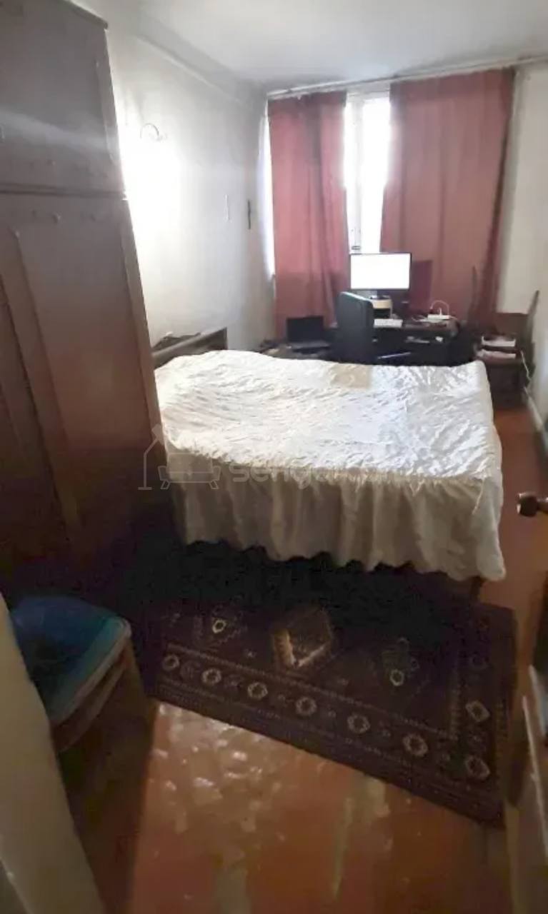 3 Սենյականոց Բնակարան Քարե Շենքում, 65քմ, 1/5 հարկ, Պետական Վիճակում