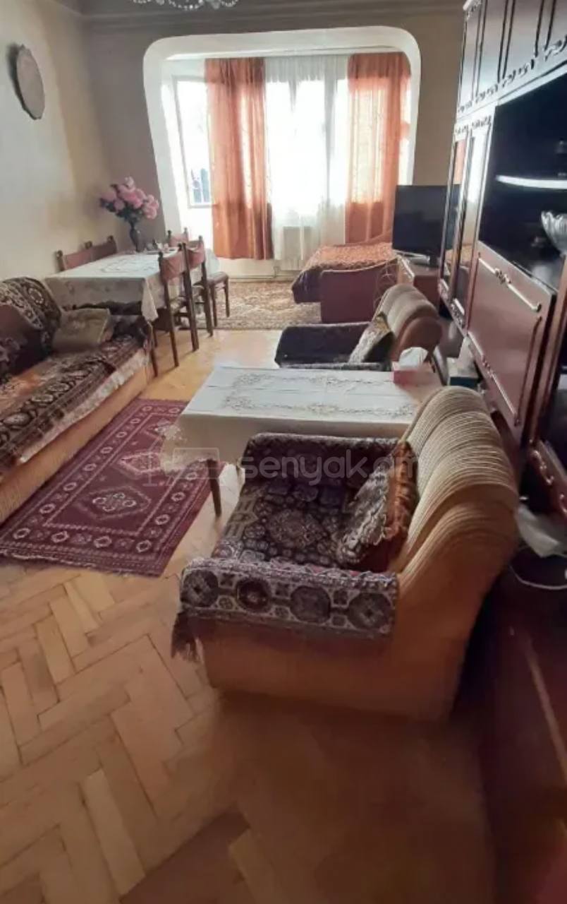 3 Սենյականոց Բնակարան Քարե Շենքում, 65քմ, 1/5 հարկ, Պետական Վիճակում