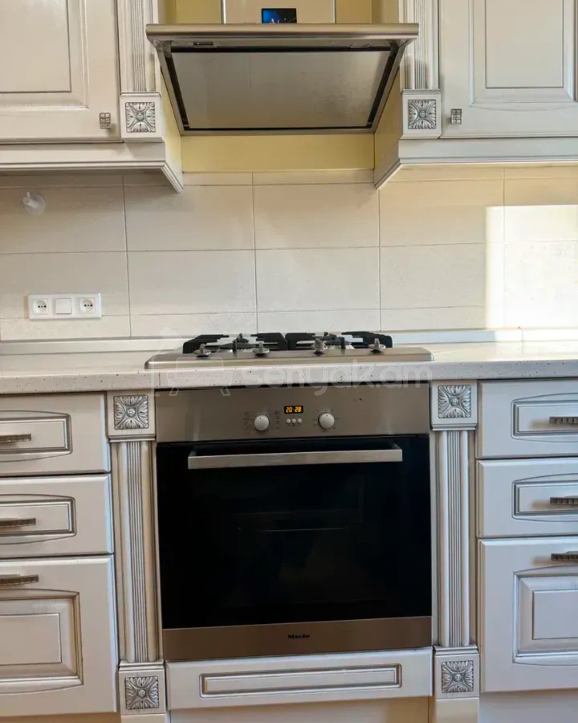 4 Սենյականոց Բնակարան, 100քմ, 4/10 հարկ, Կապիտալ Վերանորոգված, Կահավորված