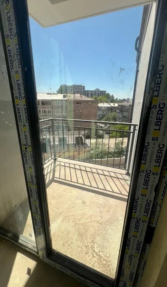 3 Սենյականոց Բնակարան Նորակառույցում, 100քմ, 3/12 հարկ, Զրոյական Վիճակում