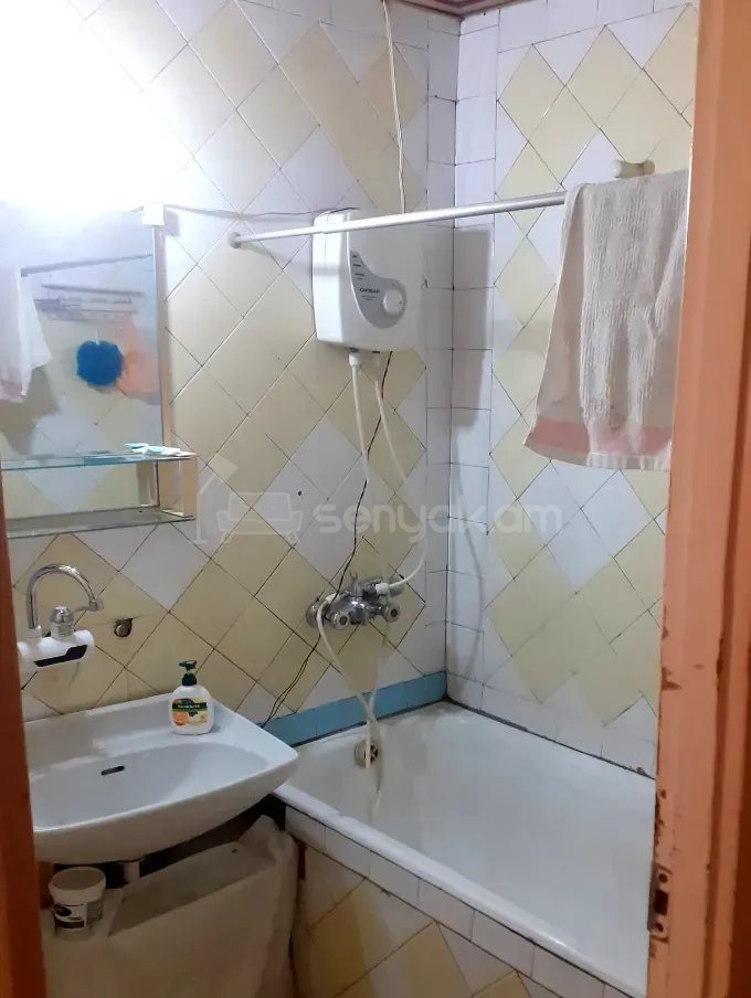 3 Սենյականոց Բնակարան, 78քմ, 8/9 հարկ, Պետական Վիճակում